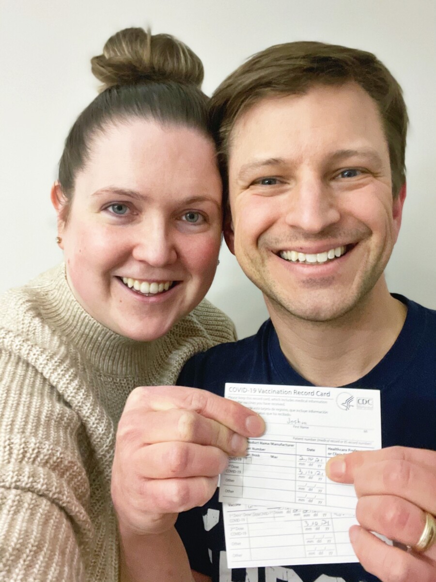 guy and girl vaccinated