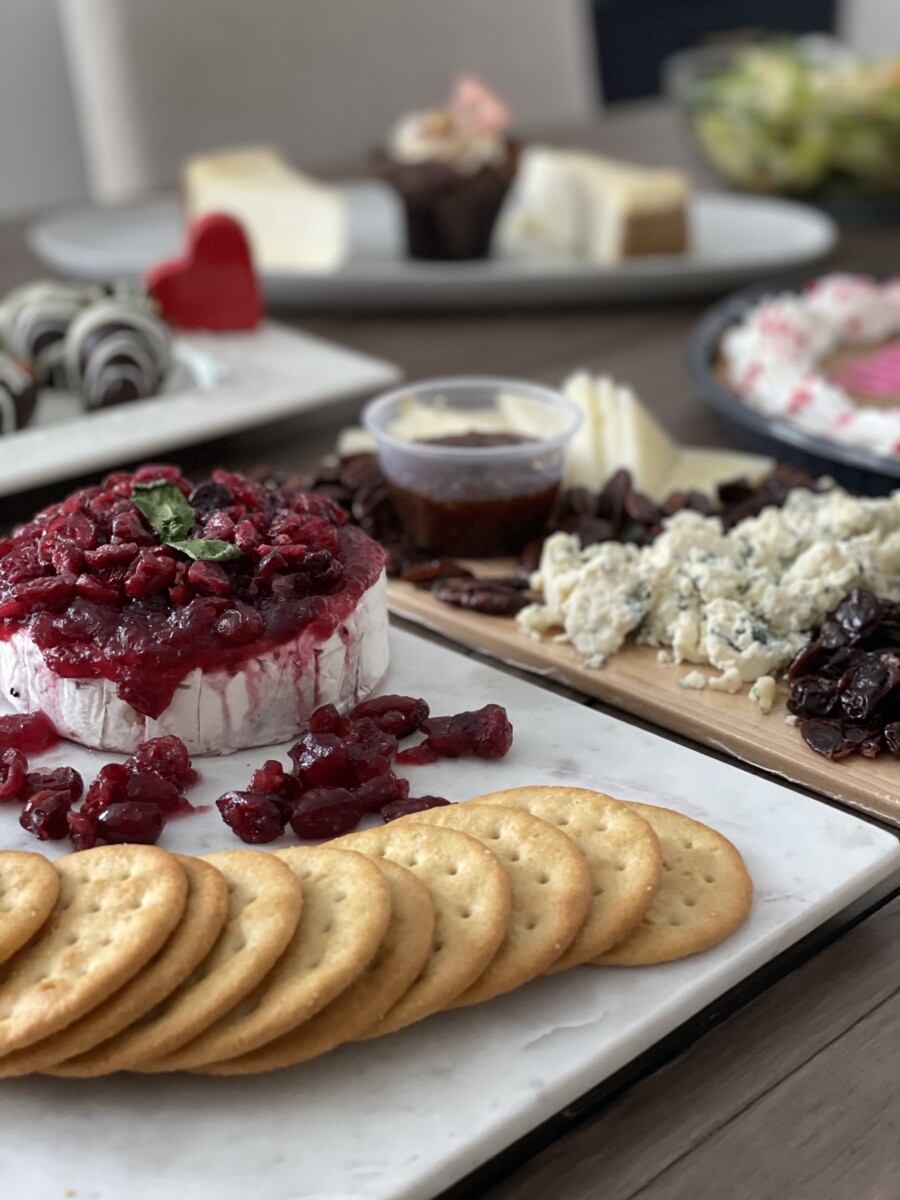 Hy-Vee Tablespread for Valentine's Day - Her Heartland Soul