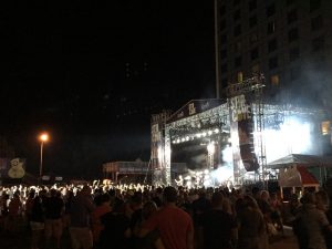 Randy Houser Stir Cove Concert Her Heartland Soul